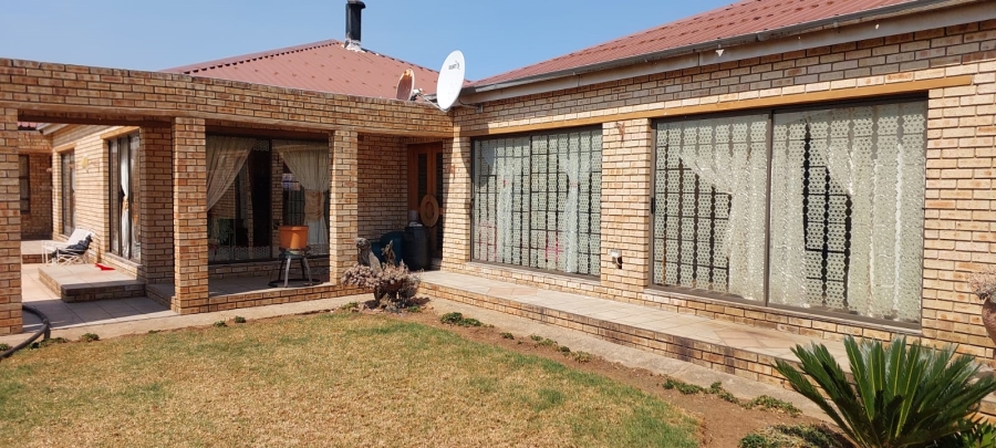 4 Bedroom Property for Sale in Vaal Power A H Free State